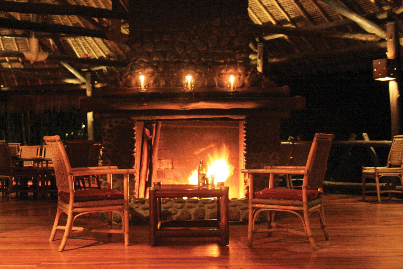 mara-simba-lodge-camp_lodge_fireplace