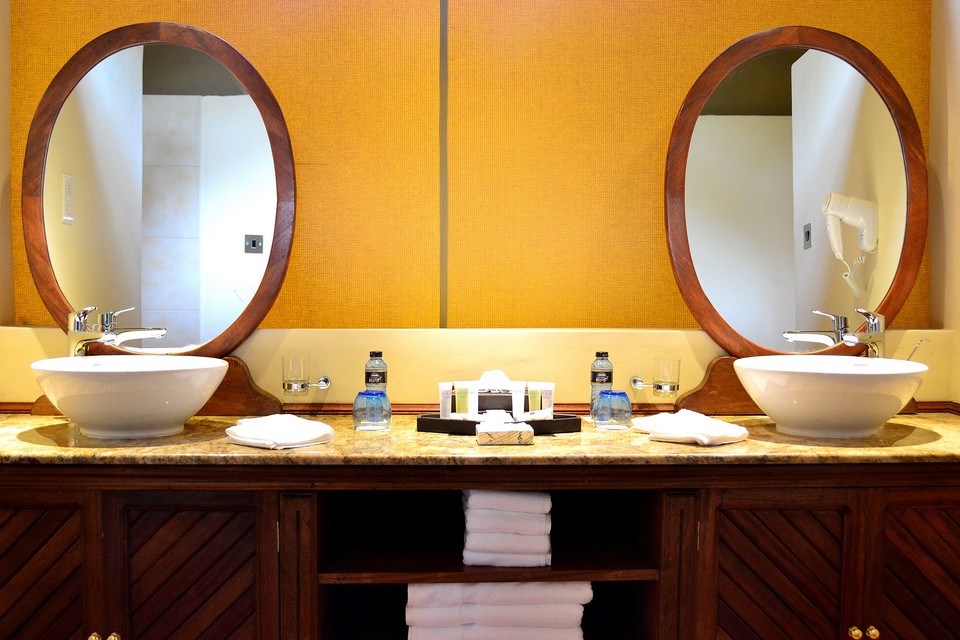 Kiboko-Luxury-Camp-Bathroom-1