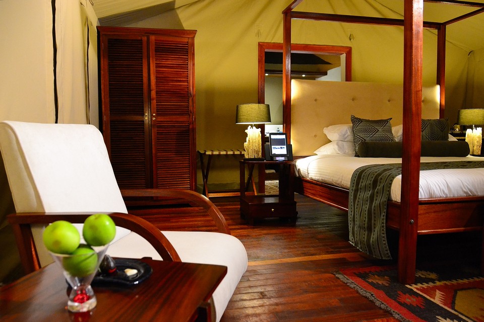 Kiboko-Luxury-Camp-Luxury-Tent-2